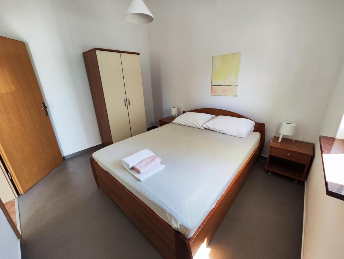 Lavender House Villa Мандре Екстериор снимка